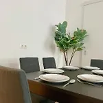 80 M2 Stylish & Renovated Apartment